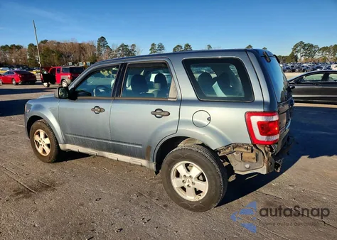 2010 Ford Escape Xls z USA, uszkodzony, nr VIN 1FMCU0C74AKA78017